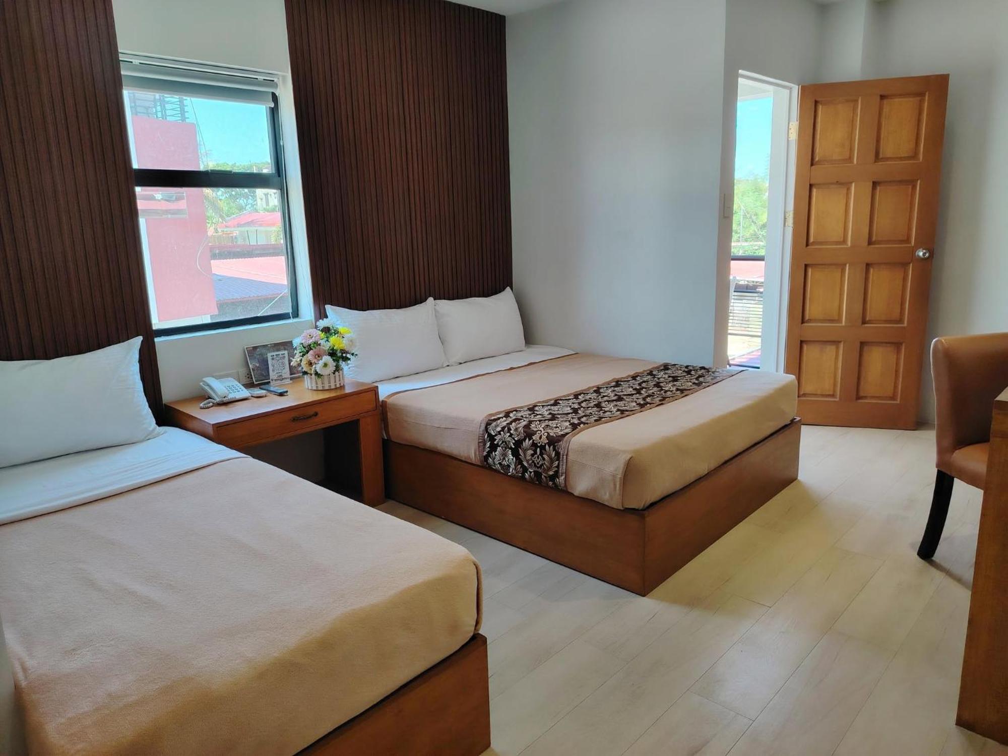 Hotel Carmelita Tuguegarao City Eksteriør billede